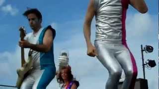 2 Skinnee J&#39;s You&#39;re a Champion 2nd Lido deck show