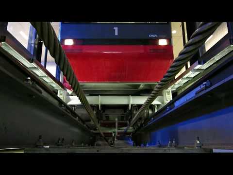 Standseilbahn 2000.05 Neuchâtel Uni - Gare Funambule - Wagen Ankunft Bergstation