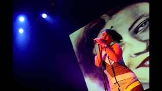 Le Tigre - FYR (2002-04-27 Live in Umeå)