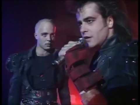 Starmania édition rouge "quand on arrive en ville" Jonny et Sadia