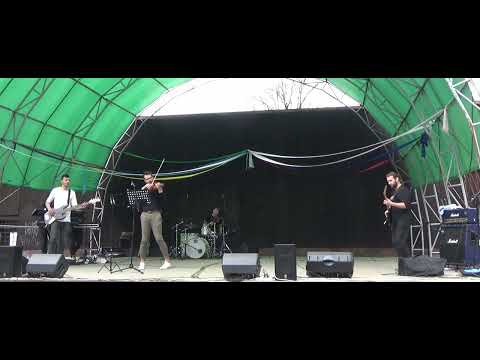 Beethoven meets AC/DC - Piaty Element