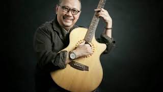 Download lagu Ebiet G. Ade | NYANYIAN KASMARAN mp3