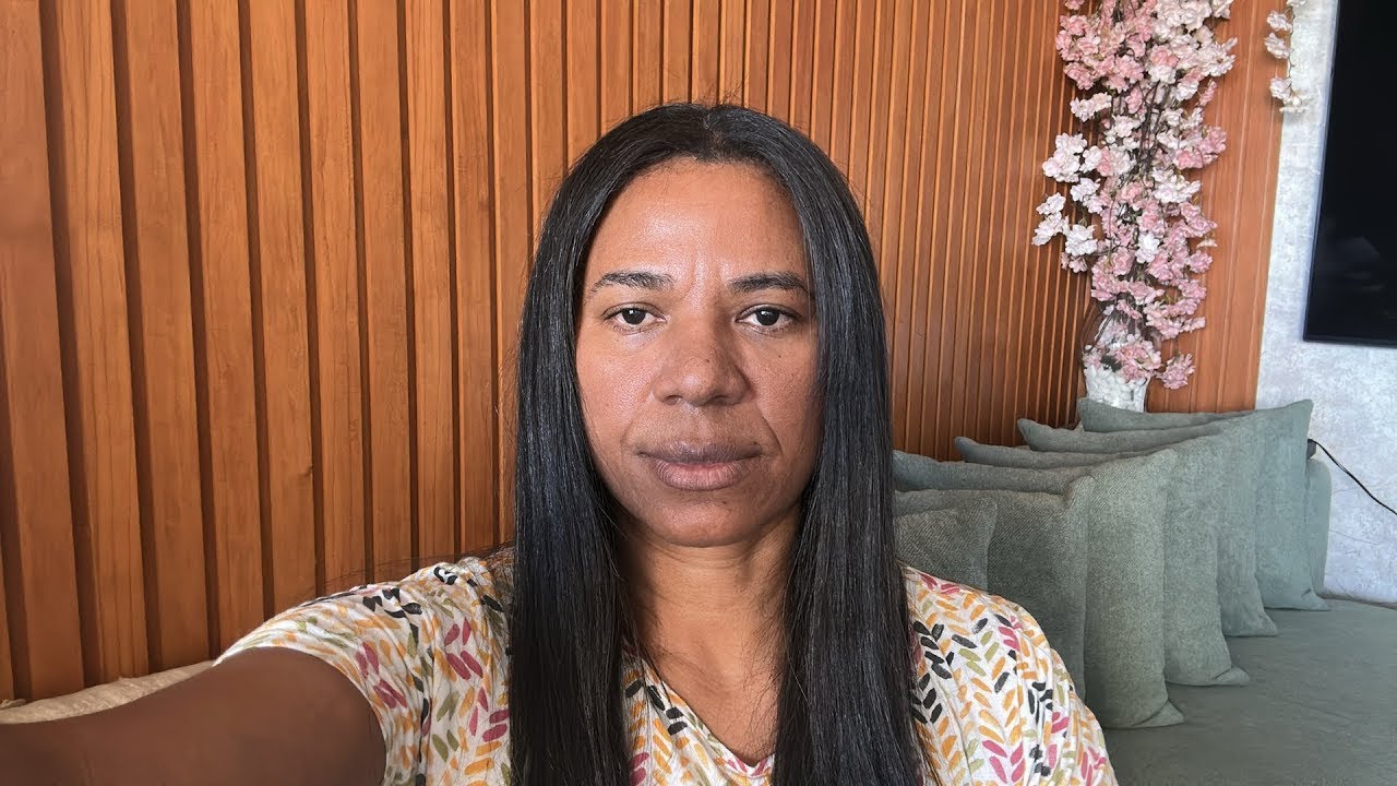 MENSAGEM Vi teu nome na mesa de gente Grande e a ligação chegar confirmando a benção e um endereço