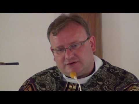 ks. Jarosław Wąsowicz na pogrzebie Osy