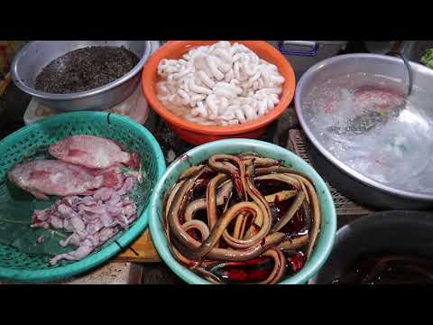Street Food View in Doum Kor Market at night | Phnom Penh Cambodia Market