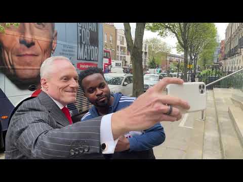 ブライアン・ローズがロンドンの人々に話しかけているのに、サディック・カーンはなぜ家に座っているの？?? (WHY IS SADIQ KHAN SITTING AT HOME, WHILE BRIAN ROSE IS OUT TALKING TO THE PEOPLE OF LONDON? ??)