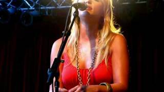 Miranda Lambert - Easy From Now On (Live From Nashville)
