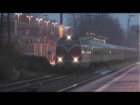 V200 116 (BR221) leaving (waking up) Bochum HBF