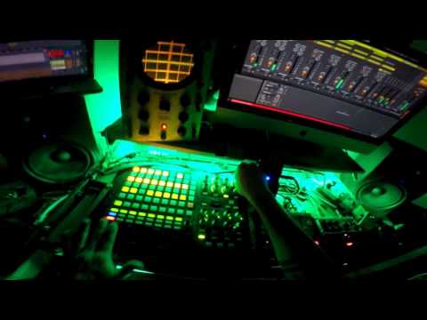 R.esistence In Dub ft General Levy - Rasta Combination (Live Dub Architect Mix)