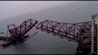 preview picture of video 'pamban bridge opening_closing 29 12 2012'