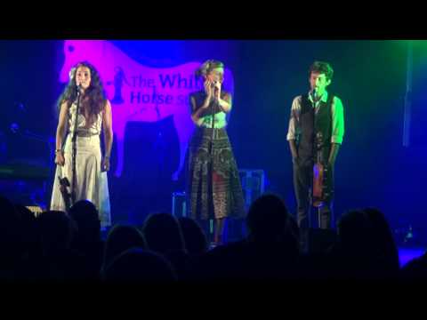 Georgia Lewis and Friends at the Village Pump Folk Festival (3)