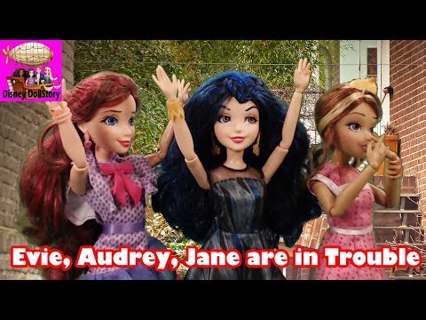 Evie, Audrey, Jane are in Trouble - Part 5 - Mal and Ben are Together Descendants Disney