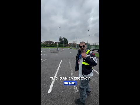 🚨 The Emergency Stop – Essential for Your Full Motorcycle Licence! 🚨