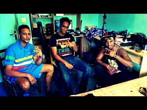 Click 974 Mister Youss Ft  Judobaï & R colas   Le monde est Fou 2015 tirreur d'élite