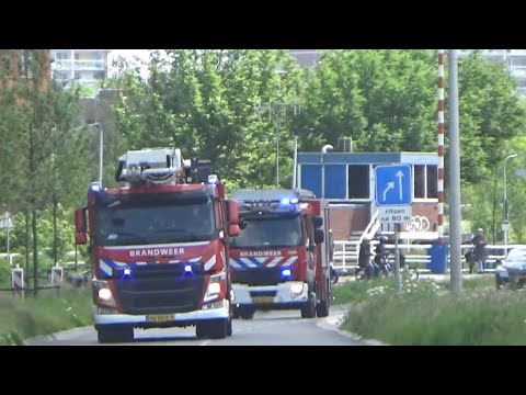 Brandweer Leeuwarden met spoed naar een melding Woning brand in Leeuwarden!