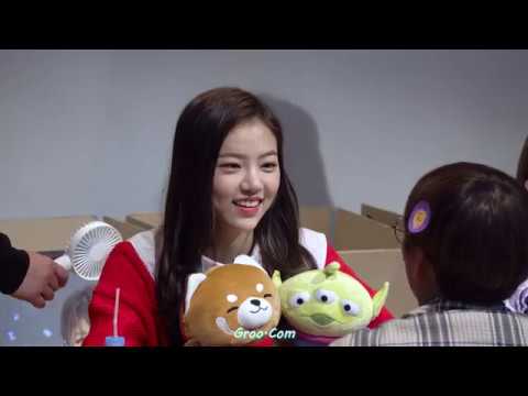 [4K]190413공원소녀  팬사인회 레나 직캠 No.2 - by.그루닷컴