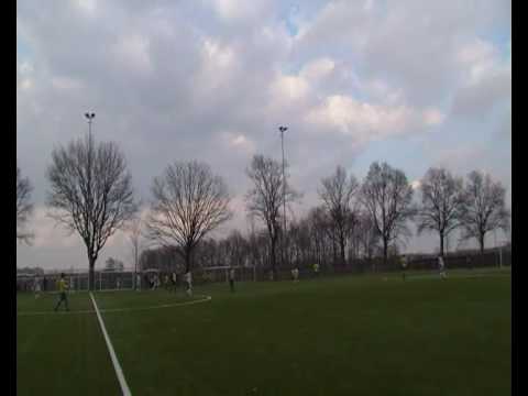 Blauw Geel'38/OW B1 - Udi'19/BB B1 2-0 (Hier de 1-0 van Wesley Dekkers)