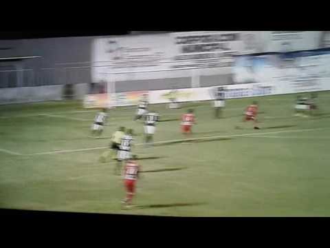 Gol de Elder Torres con el vida