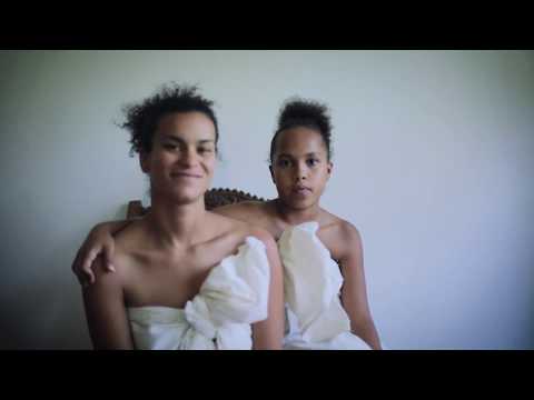 Luna Nueva/New Moon (Sección Hipermetropía) - Clip VOSE