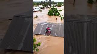 Download lagu Suasana terjebak saat banjir bandang terjadi#s mp3 Download lagu Suasana terjebak saat banjir bandang terjadi#s mp3