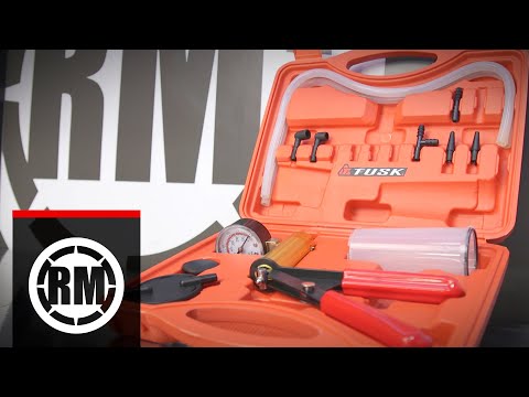 Uporaba ročnega vakuumskega preizkuševalca za odzračevanje zavor motornega kolesa