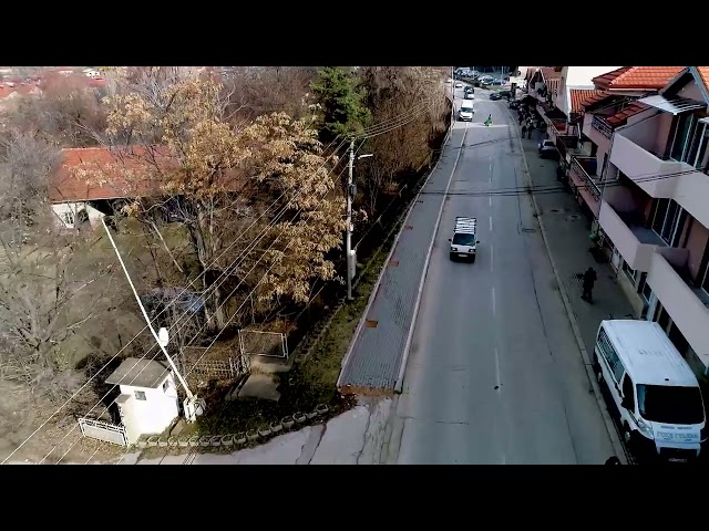 Нови тротоари и дрворед од влезот на градот до градинката “Детелинка”