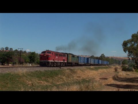 Australian streamliner diesel locomotives Alco 4498 & EMD GM34 - Junee - January 2006