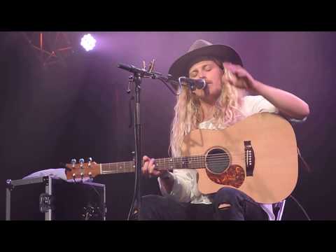 Ziggy Alberts [1] Runaway (Tilburg, Festival Mundial, 25-6-2017)