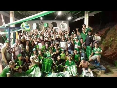 "Barra da Chape y Los Del Sur cantando juntos, UNA HERMANDAD" Barra: Barra da Chape • Club: Chapecoense • País: Brasil