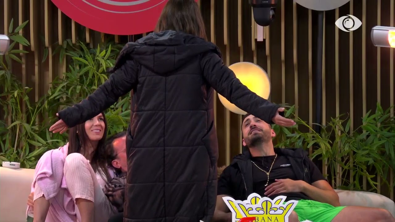 “Do të doja që sot ta shijoja romantikën me ty”/ Jozi këndon me Valbonën