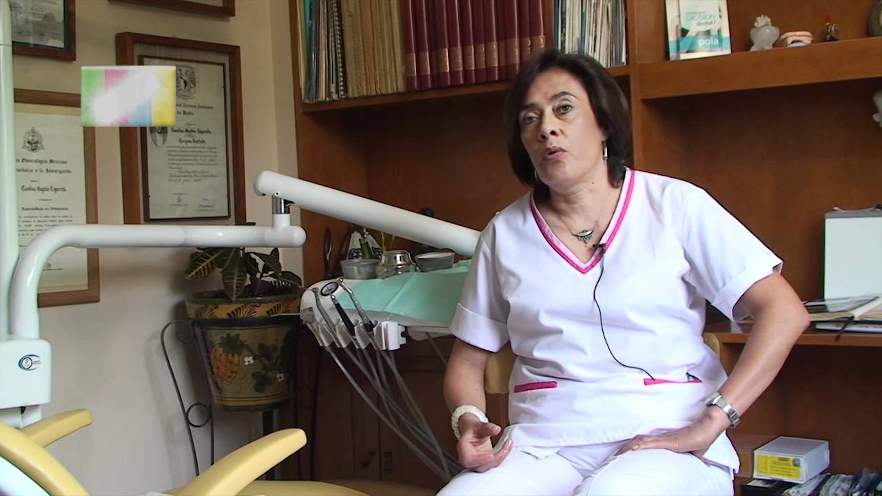 ¿Por qué se hacen espacios entre los dientes y por qué se enchuecan