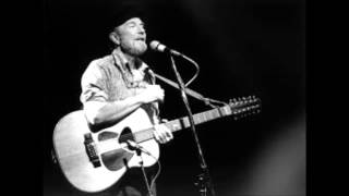 Pete Seeger:  How Can I Keep from Singing?  -  Live, 1982.