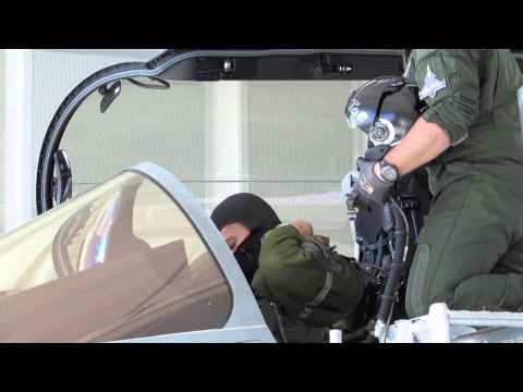 Air14 Dans le boxe du Rafale