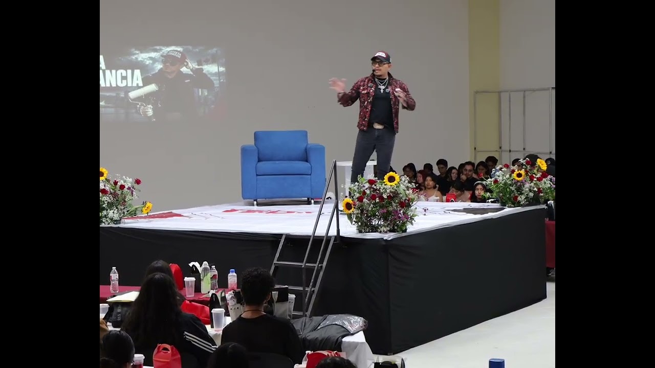 De boxeador a Artista Chingón | Artista Chingon | TEDxUPMP