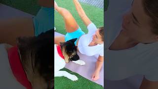 When Your Dog Becomes the Main Character of Your Workout 🎬🐶 #dogfunny #shorts #fitness #dogs
