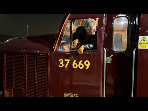 37669 37706 Slip Thrash & Tones departure on 1Z42 with flames 🔥