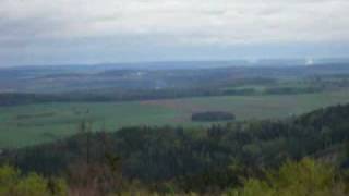 preview picture of video 'Panoramatický výhled z rozhledny na vrcholu Velkého Blaníku'