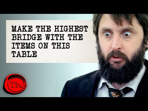 Postavte nejvyšší most z věcí ze stolu