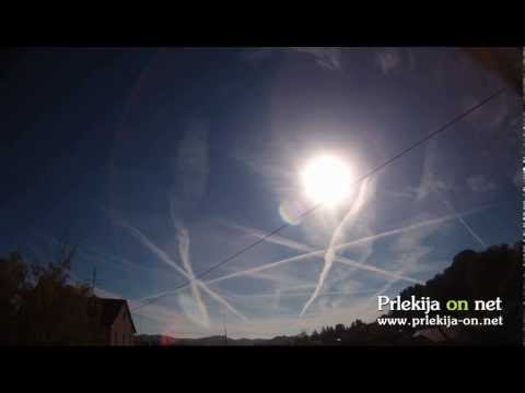 Contrails time-lapse