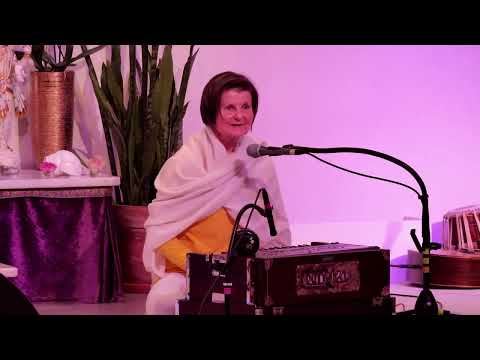 Satsang - Kirtan, Mantra und Arati mit Shaktipriya - Yoga Vidya Live, 17.03.2023, 20:00 Uhr