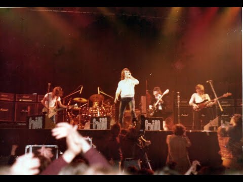 AC/DC - Rock'N'Roll Damnation (Live at the Apollo Theatre, Glasgow, Scotland - April 1978)