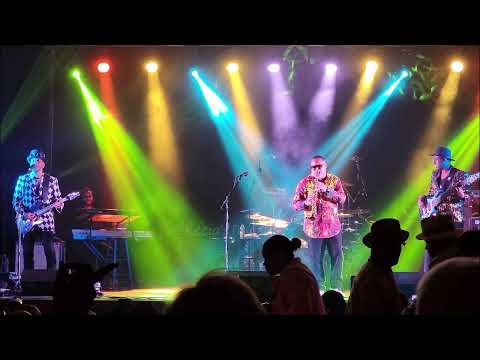 Najee Serenades the Crowd w/Day by Day, Sweet Love, & Najee's Theme LIVE in Indianapolis on 5/5/2023
