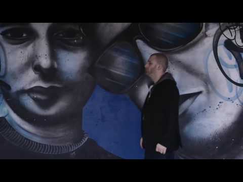 Finger Flasher by Jeremy Bracco - www.MJMMagic.com