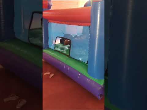 Pula pula inflável com Escorrega e Tourinho Kid Play