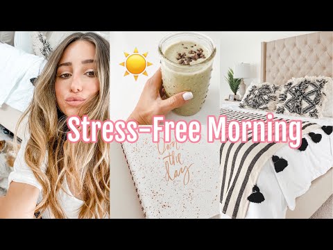 MY STRESS FREE MORNING ROUTINE // Mint chocolate chip smoothie!