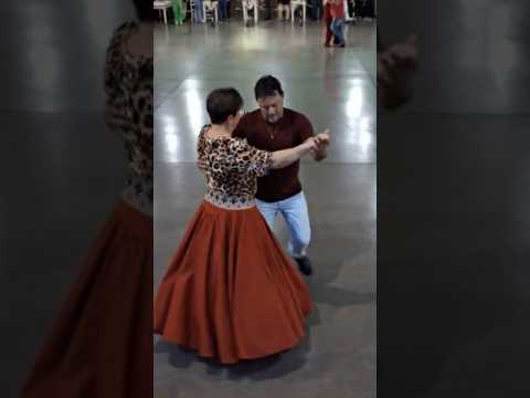 nos idosos de Coronel Vivida no Paraná.Brasil. #shotrs #baile #dancarinos