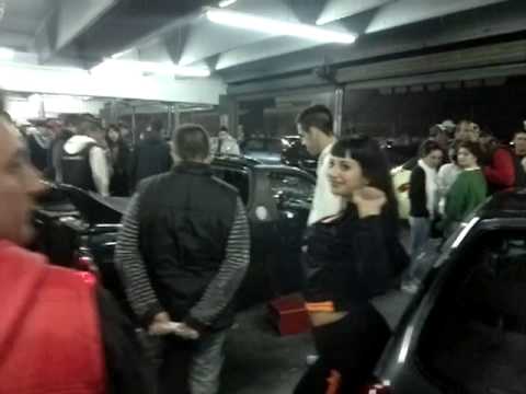 STREET RACING SHELL: el movil DISCOSTAR tirando unos temas en boxes.