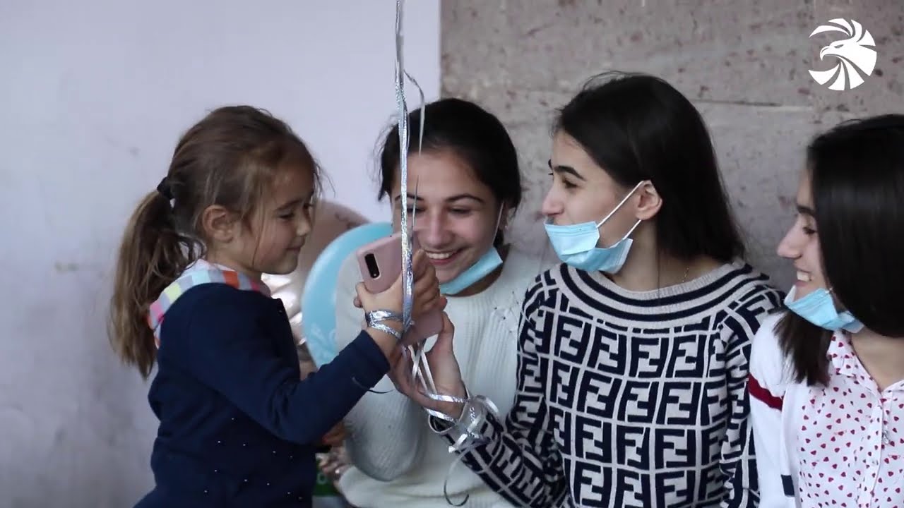 Ծնվել է արցախցի ընտանիքի 8-րդ զավակը՝ Միքայելը