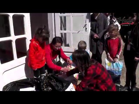 Actiune SOLIDAR HUSI - Valea Grecului - Campania umanitara ” De Pasti, un pic mai buni!”