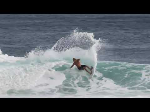 ETHAN EWING   Surfing goofy